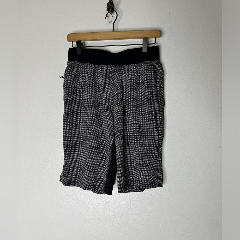 Lululemon Shorts Mens Small The Short Linerless Heathered Texture Printed Coal‎